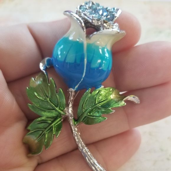 Extravagant VTG Blue Rose Brooch - Picture 3 of 8